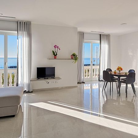Cicolombo Apartment Santo Stefano al Mare Exterior photo