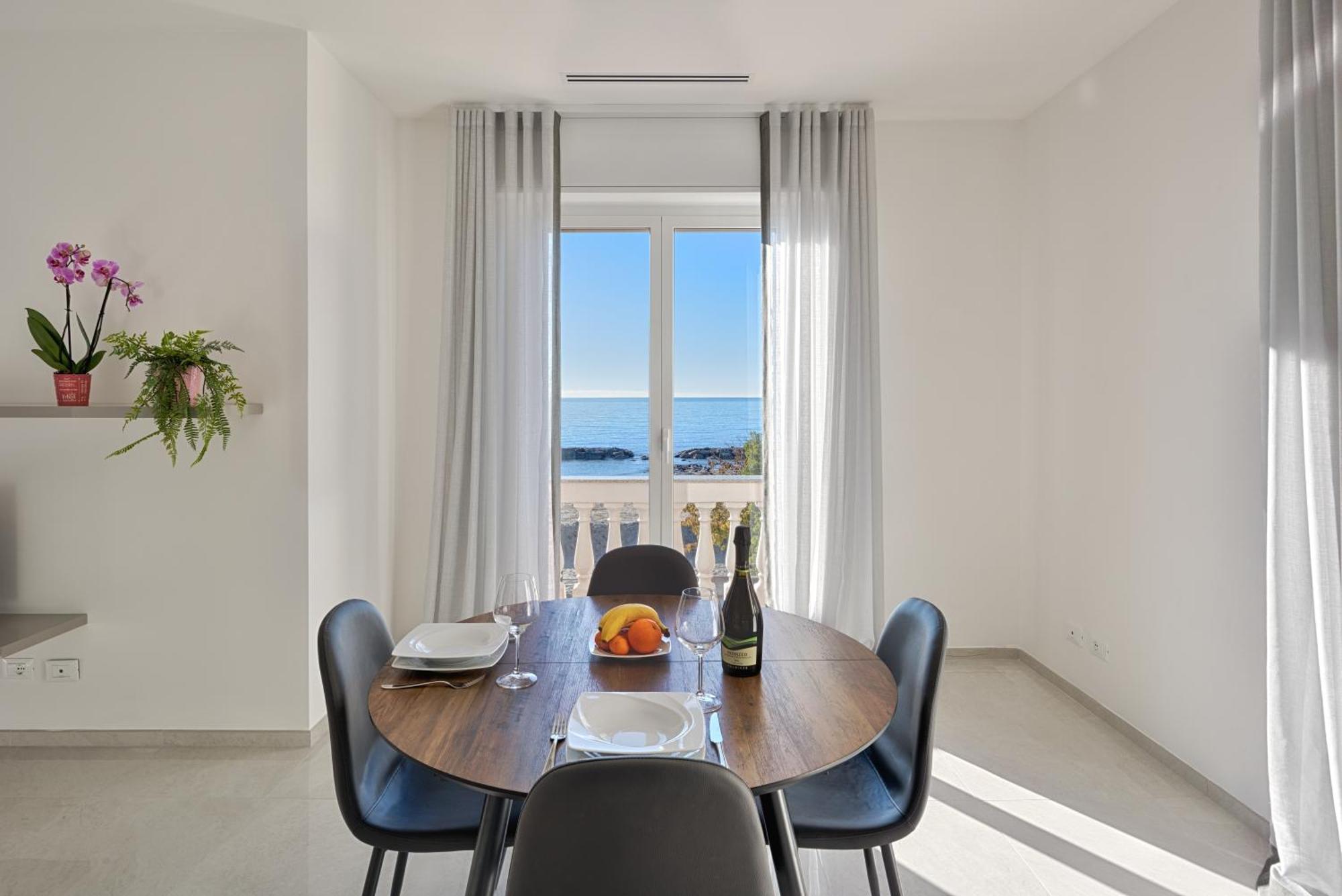 Cicolombo Apartment Santo Stefano al Mare Exterior photo